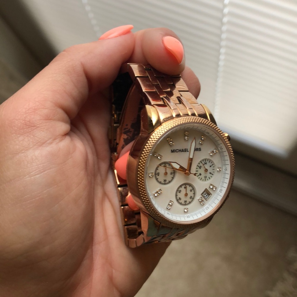 Rose gold Michael Kors watch - Picture 3 of 3
